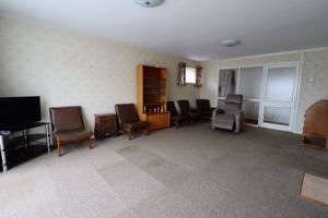 Lounge- click for photo gallery